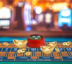 Bàn roulette và blackjack trong sảnh live casino trực tuyến tại baccarat